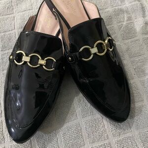 🎄’Tis The Season🌲
Kate Spade CeCe Too Black Patent Mules with Gold Chain